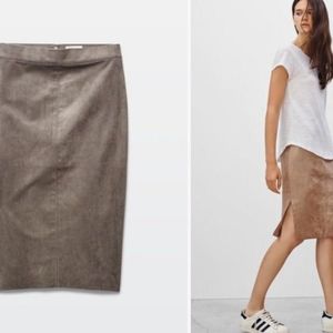 ARITIZIA GRAY SKIRT!!